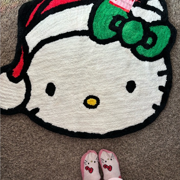 Hello Kitty Christmas Rug - Picture 1 of 4